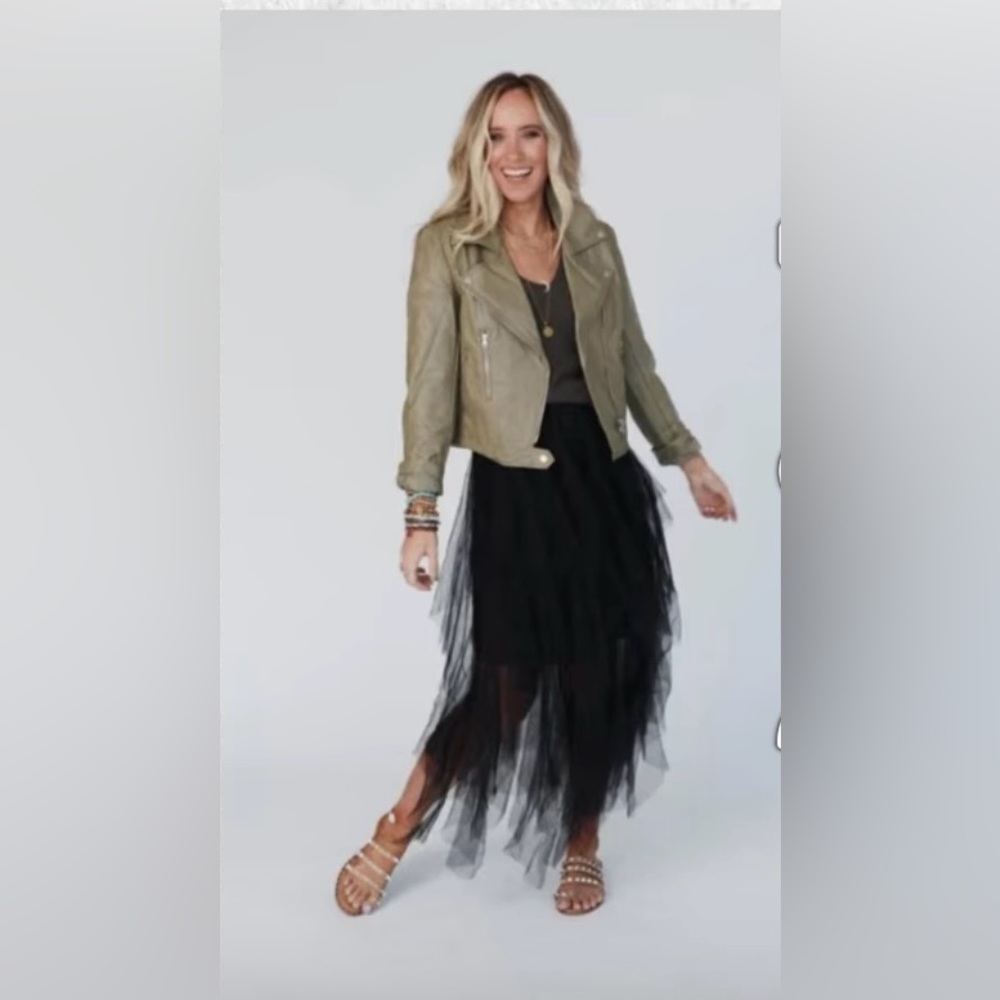Three Bird Nest Black Layered Tulle Ballerina Skirt - Picture 5 of 9